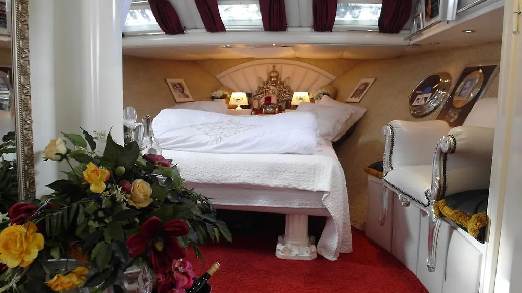 **** Botel Maria Callas Yachthotel Netherlands